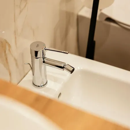 Penelope's Suite&spa Con Parcheggio Privato Apartment Como